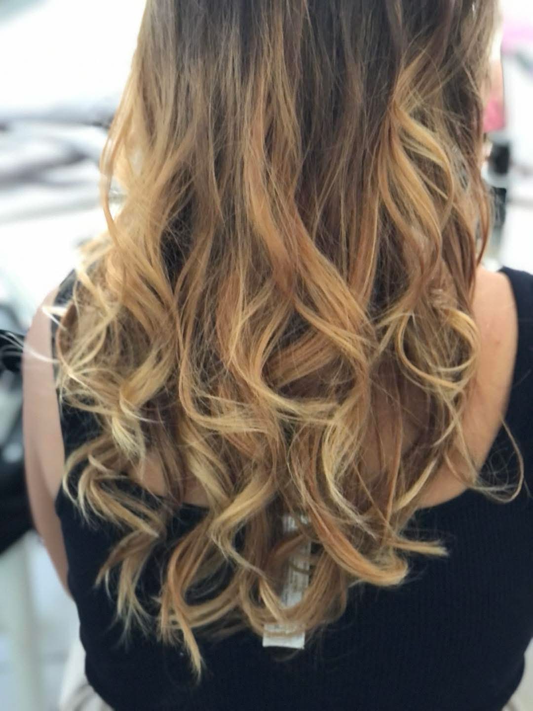 Coiffure femme - Carré moderne